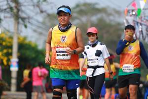 BIB: 47430, 4402
                            <button type="button" onclick="openModal(9922813)" class="btn btn-primary btn-sm float-right btn-popup" data-toggle="modal" data-target=".modal-high-quality">
                        <i class="fas fa-shopping-cart"></i> Add to Cart
                    </button>
                                            <button type="button" onclick="isThisMe(9922813, true)" class="btn btn-success btn-sm float-right btn-popup btn-isme hidden" data-toggle="tooltip" data-placement="bottom" title="นี่คือรูปของคุณใช่ไหม คลิกที่นี่เพื่อเอาเข้าอัลบั้ม">
                        <i class="fas fa-plus"></i> Add to album
                    </button>
                    <button type="button" onclick="isThisMe(9922813, false)" class="btn btn-warning btn-sm float-right btn-popup btn-isnotme hidden">
                        <i class="fas fa-ban"></i> Remove from album
                    </button>